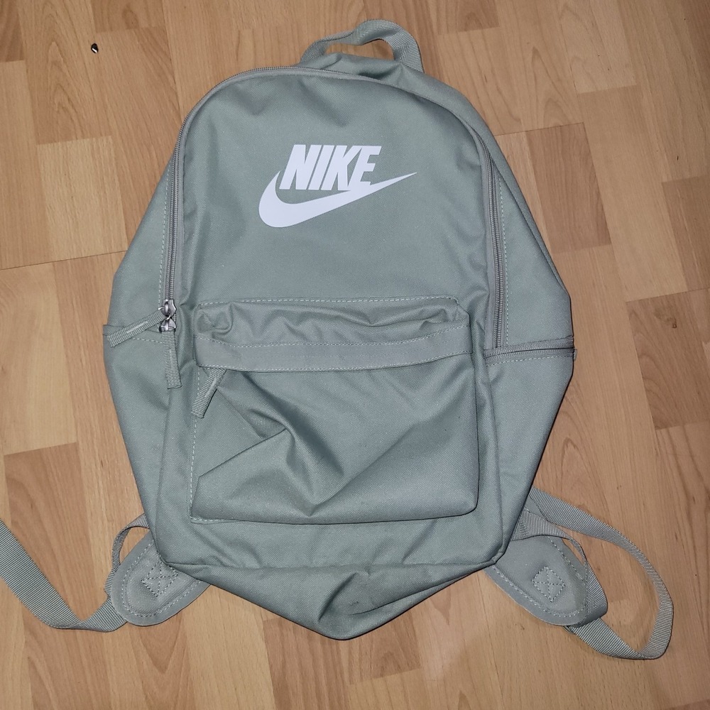 Nike Heritage Backpack Padded Adjustable Straps Laptop Sleeve Sage Green